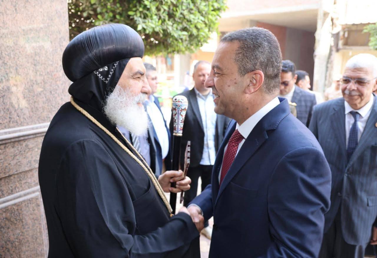 محافظ المنوفية يهنئ الأقباط بعيد القيامة ويؤكد: مصر نسيج واحد