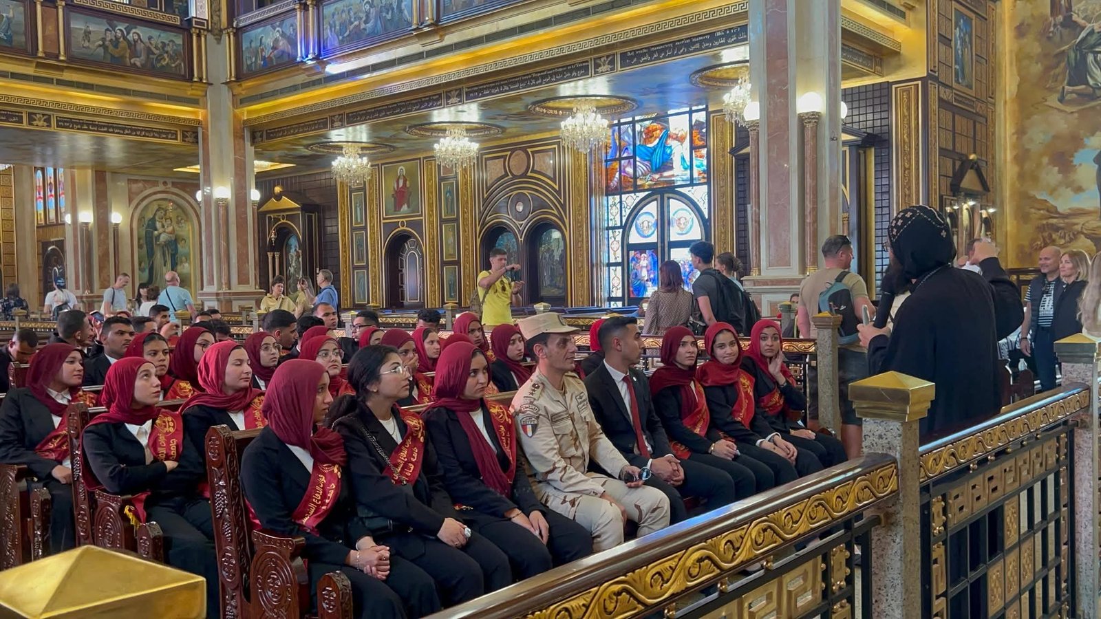 طلاب جامعة قناة السويس في زيارة ميدانية إلى كاتدرائية السمائيين بشرم الشيخ لتعزيز الوعي الوطني والانتماء»
